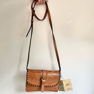 NWT Patricia Nash TORRI gold crossbody purse